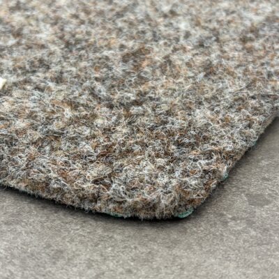 Outdoor Bodenbelag Gazon hellbraun 400 cm mit Drainage-Noppen aus Polypropylen UV-stabil