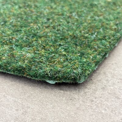 Outdoor Kunstrasen Gazon Rotgrün 400 cm mit Drainage-Noppen aus Polypropylen UV-stabil