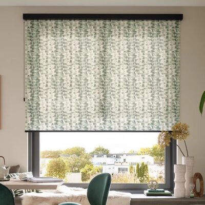 Das Kassetten-Rollo von KADECO kombiniert funktionalen Sonnenschutz mit einem besonders eleganten Erscheinungsbild